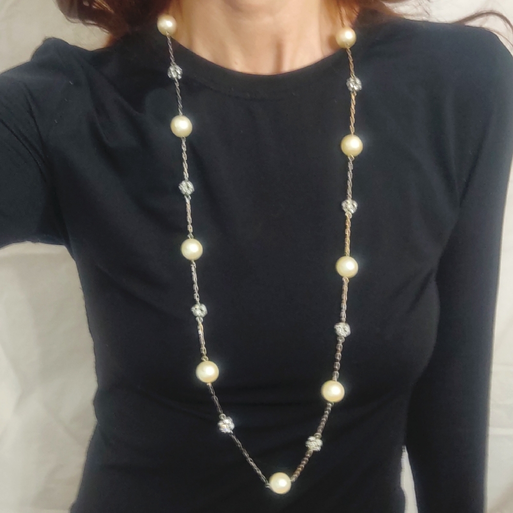 Vintage Rhinestone & Pearl Necklace - Picture 2 of 5